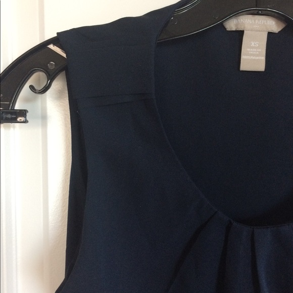 navy blue sleeveless top - Picture 3 of 4
